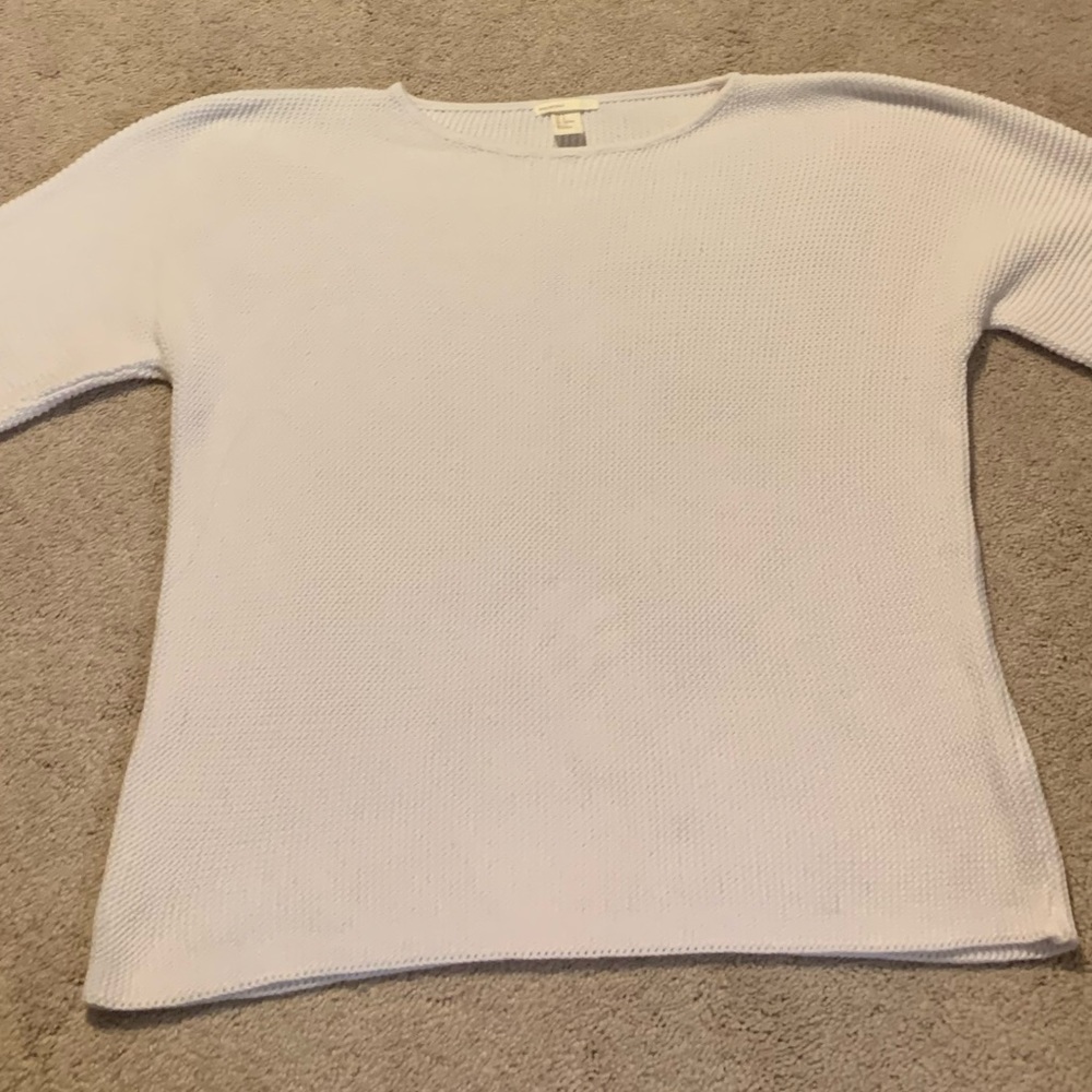 H&M lightweight white short sleeve sweater. Good condition. Women size S